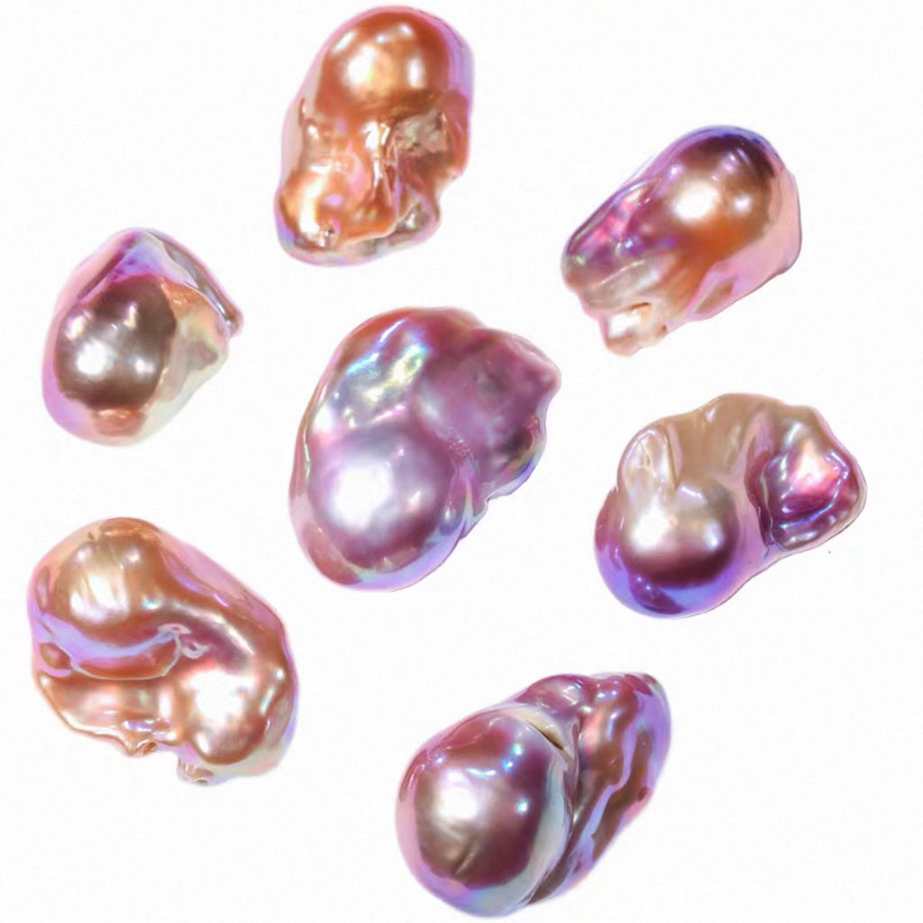 A06. Large Baroque Pearl Clam (2–3 Baroque Pearls)